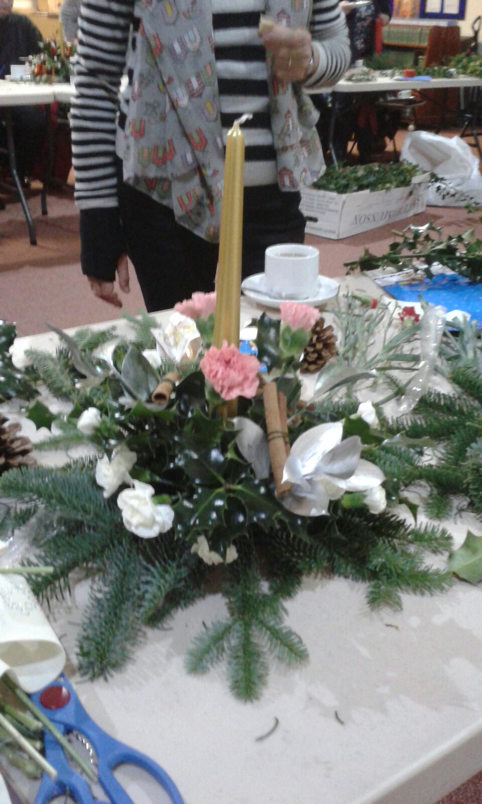 2016-11-29-christmas-floral-workshop-by-sue-rollisson-1