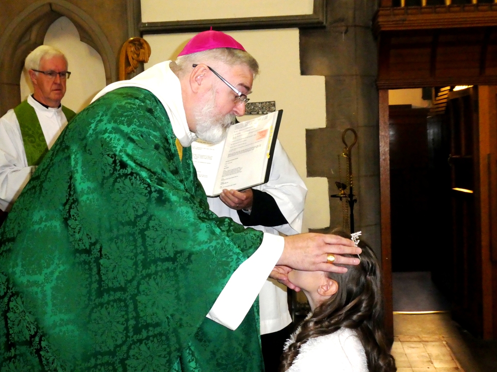 2018. 09. 23 - Confirmation by Bishop Jonathan - PL (08)
